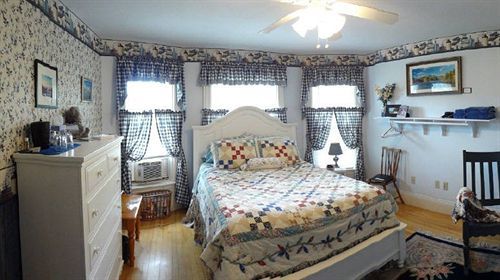 The Young House Bed And Breakfast Millinocket Zewnętrze zdjęcie