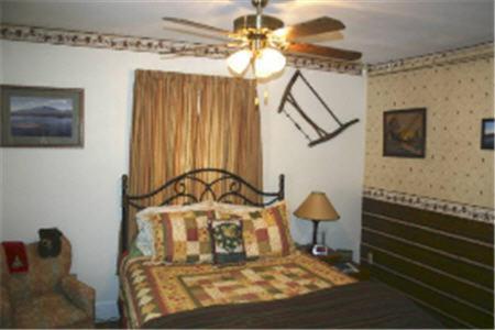 The Young House Bed And Breakfast Millinocket Pokój zdjęcie
